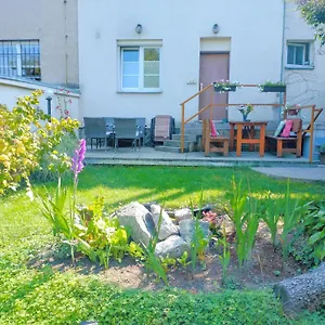 Duplex With Garden Apartment